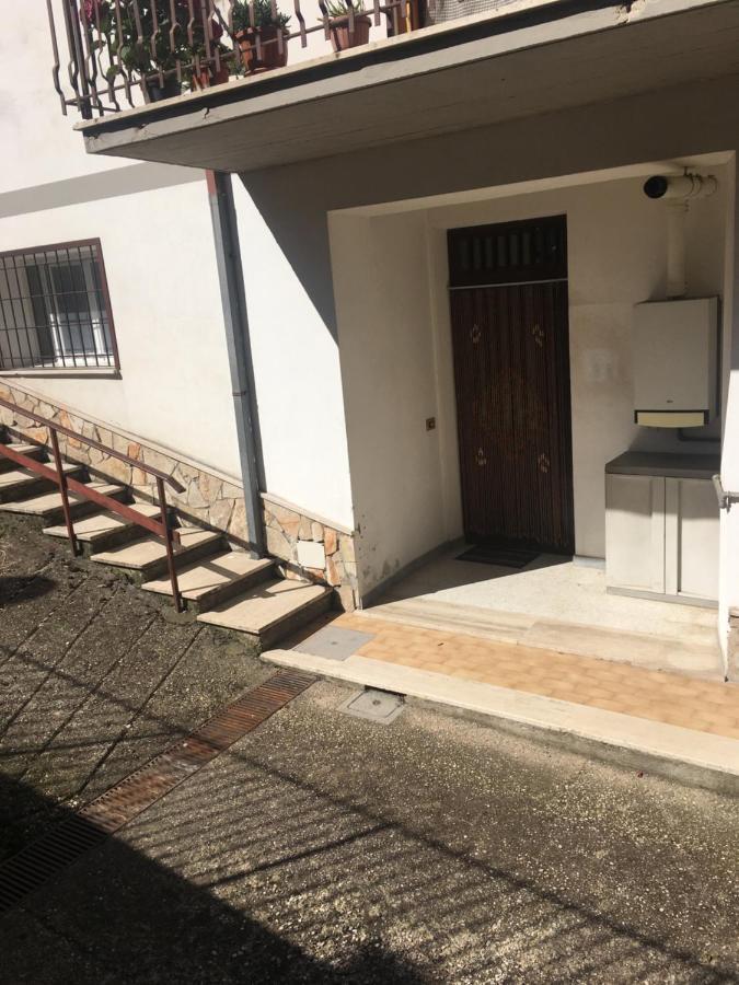Serena Mentana Bagian luar foto